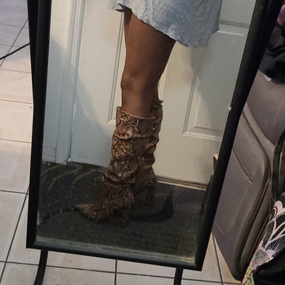 Boots - Picture 6 of 6